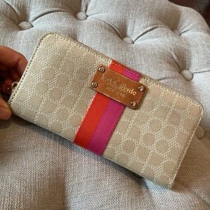 Kate Spade accordion style wallet